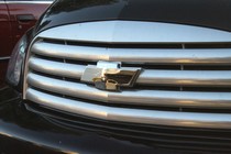 06-10 Chevy Trailblazer Street Scene Bow Tie, Front, Chrome Finish And Outline