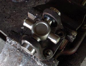 Cross piece and bearings in place - Click for larger image