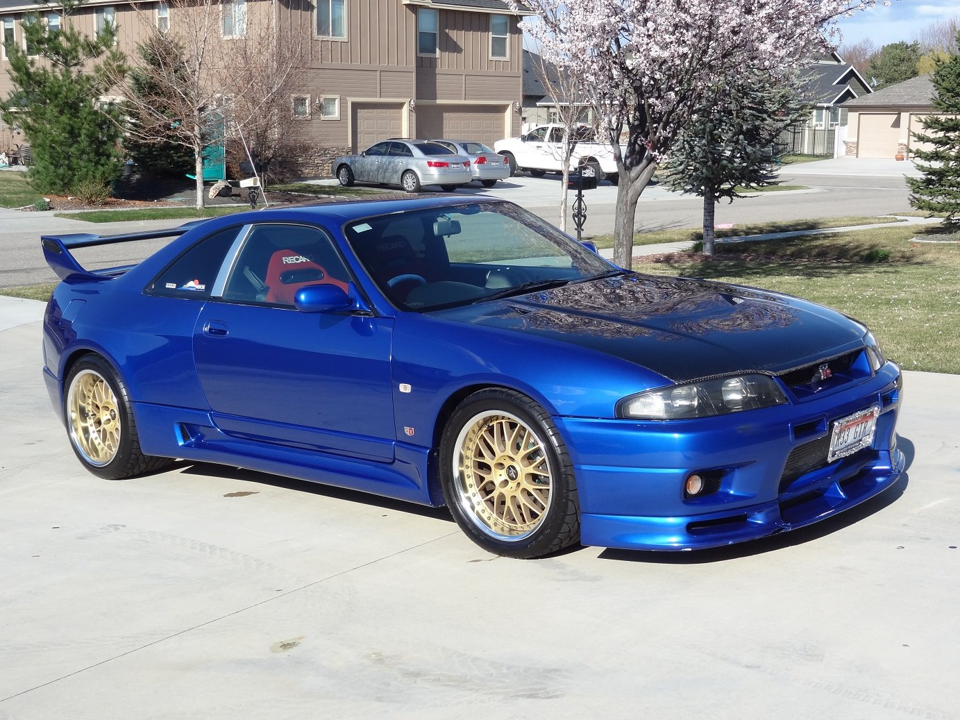 Nissan gt r33