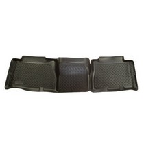 2000-2006 Chevrolet Tahoe, 2000-2006 GMC Yukon, 2002-2006 Cadillac Escalade, 2003-2005 H2 Hummer, 2005 Hummer SUT, 4 Door Husky Classic Style 2nd Seat Floor Liners - Black