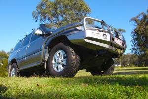 02 - 07 Landcruiser 100 Series  TJM T13 Steel Outback Bull Bar